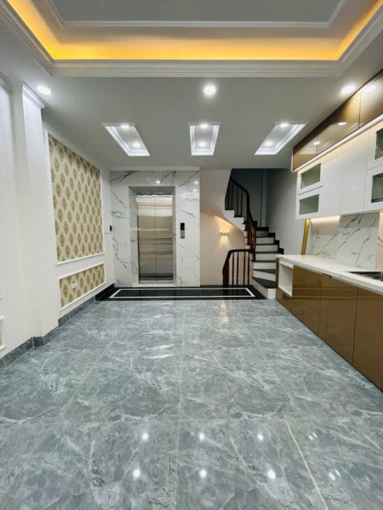 Mặt phố Trần Quang Diệu – 7 tầng thang máy – KD sầm uất – 33 tỷ