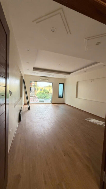 Mặt phố Trần Quang Diệu – 7 tầng thang máy – KD sầm uất – 33 tỷ