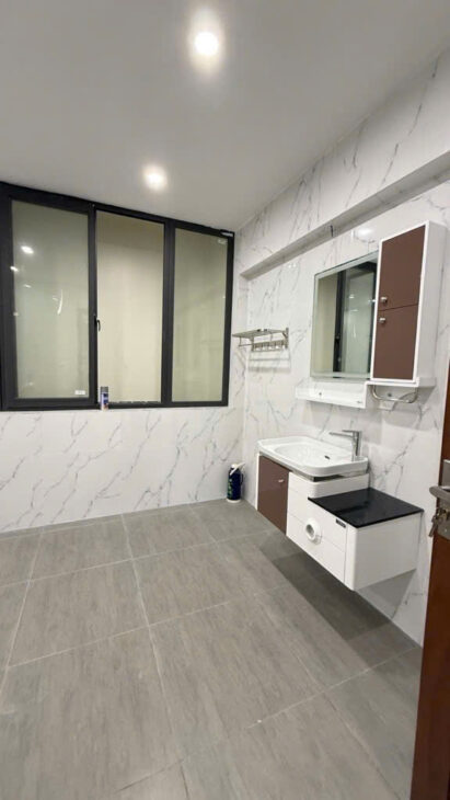 Mặt phố Mai Anh Tuấn Hoàng Cầu – 18.3 tỷ – 6 tầng thang máy