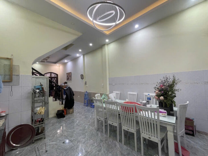 bán nhà Thanh Xuân 59m Tô Vĩnh Diện sát ô tô, ngõ nông nở hậu