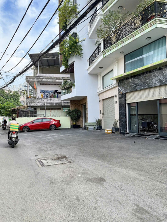 4.65 tỷ- nhà mặt tiền kinh doanh Lê Trực- Lê Quang Định- 2 tầng- 4mx8m- 2PN full nội thất