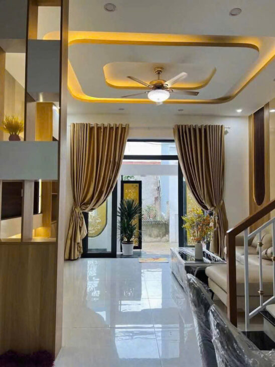 CỔ NHUẾ 33MX5T, OTO 7 CHỖ ĐỖ CỬA – NGÕ THÔNG – KD NHỎ – 10M RA OTO TRÁNH.MT 3.6M GIÁ CHỈ 7.2 tỷ TL