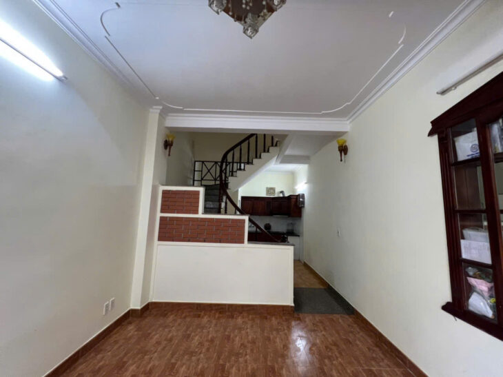 Bán nhà Thiên Lôi gần Cầu Rào, 40m 3 tầng, ngõ nông, Giá 2.25 tỉ