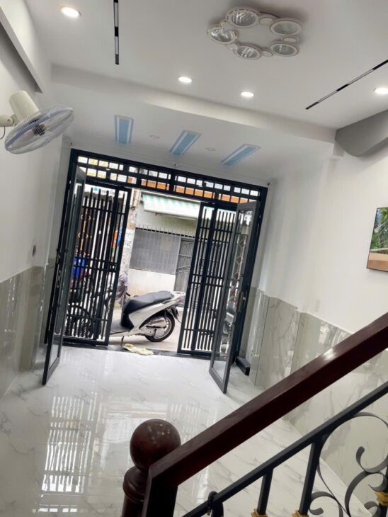 Hẻm ô tô thông – mới ở ngay – gần trường chợ bệnh viện – Phường 15 Gò Vấp -36m2 – 2 tầng – hơn 4 tỷ