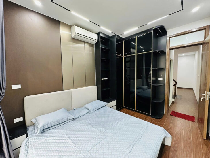 Bán nhà riêng tại Ngõ 77 Bùi Xương Trạch, 5 Tầng, 7,5 tỷ, 34m2, 5PN, 5WC, giá siêu hời!