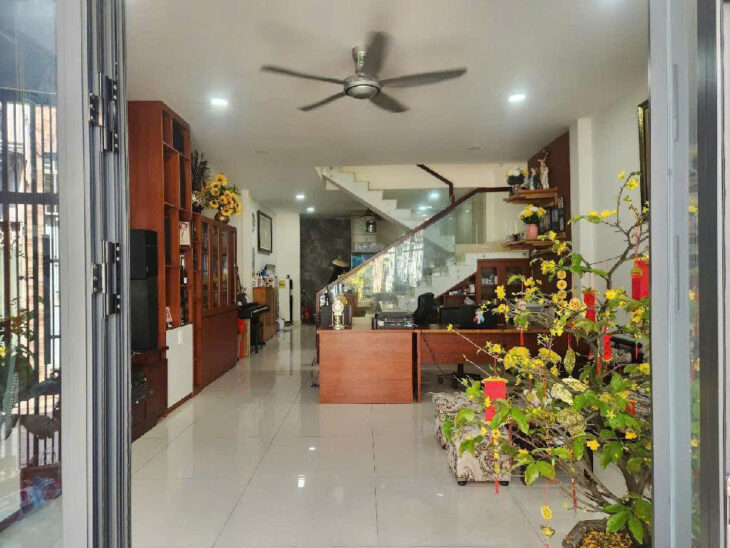 Ô TÔ NGỦ TRONG NHÀ, HẺM THÔNG TỨ TUNG – CẠNH LOTTE QUẬN 7. TL 8,8 tỷ