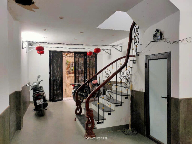 Bán nhà ngõ 243 tam trinh 6 tầng 8pkk full đồ hoàng mai