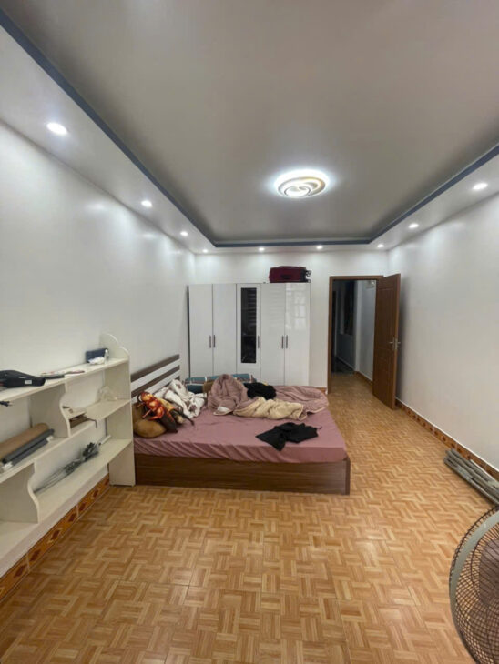 Bán nhà ngõ 739 Nguyễn Văn Linh, 50m 4 tầng, ô.tô đỗ cửa , Giá 3.48 tỉ