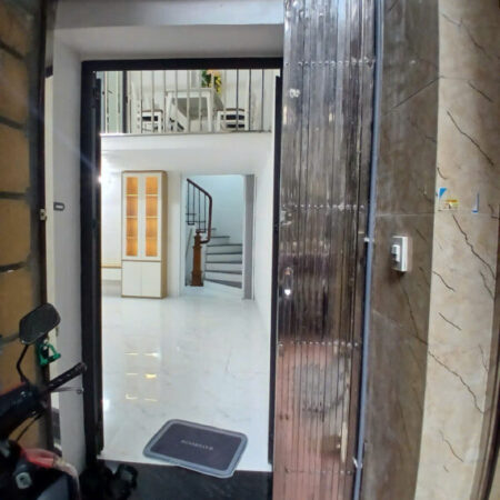 Bán nhà 5 tầng 3 ngủ 32m sát phố cực đẹp tại Nguyễn Trãi, Thanh Xuân