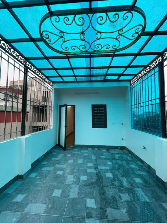 Bán nhà 6 tầng x thang máy đẹp ô tô đỗ cửa tại Đê La Thành – Đống Đa