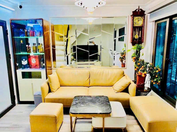 Nhà đẹp ở luôn ở La Thành, Đống Đa diện tích 52m2, 4 tầng, mặt tiền 4.8m, gara oto, Giá 18.5 Tỷ