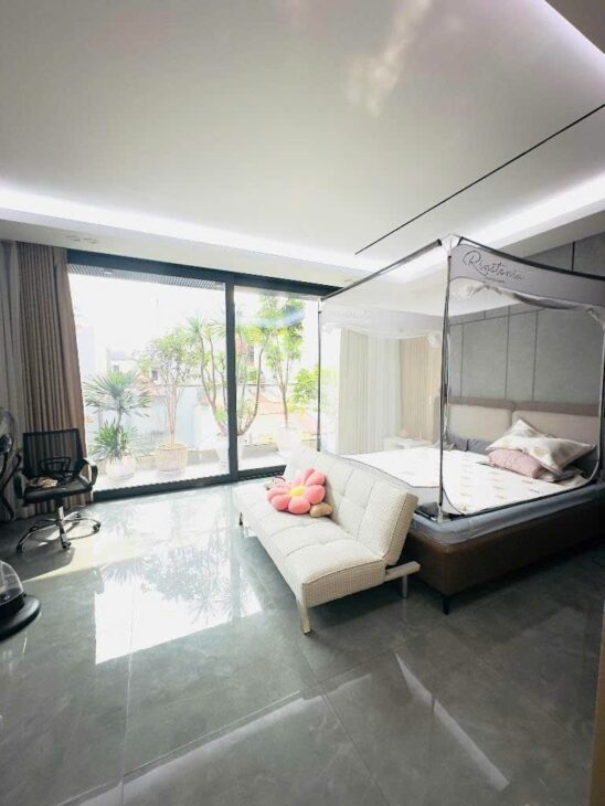 18.3 tỷ có nhà Mặt phố Mai Anh Tuấn – KD – view hồ – 6 tầng TM