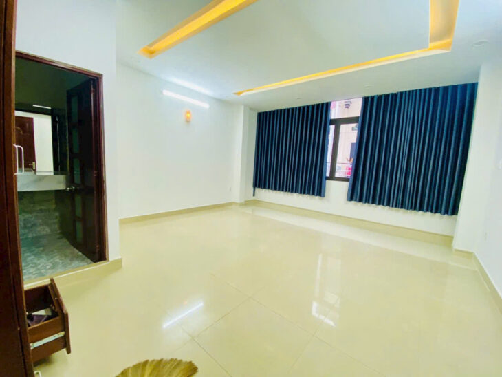 BÁN NHÀ GÒ VẤP, CHỦ GIẢM 100 TRIỆU,HXH, ĐỐI DIỆN LOTTEMART GÒ VẤP, NHỈNH 5 TỶ.