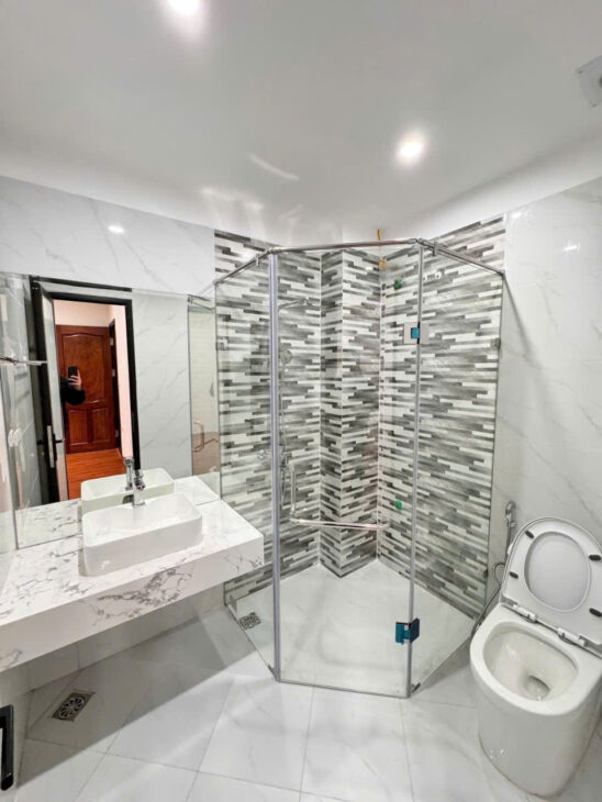 BÁN NHÀ PHÂN LÔ VỈA HÈ TRỊNH ĐÌNH CỬU- HOÀNG MAI, 7 TẦNG, THANG MÁY, GIÁ 19,9TỶ.