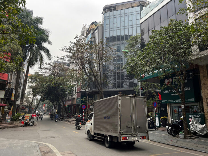 Mặt phố Trần Quang Diệu – 7 tầng thang máy – KD sầm uất – 33 tỷ