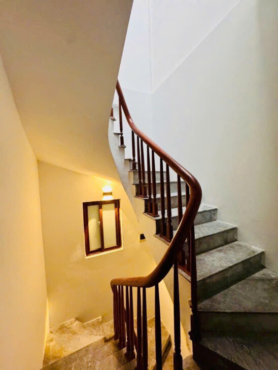 Bán nhà bạch mai 4 tầng long lanh ở ngay cách phố 30m hai bà trưng