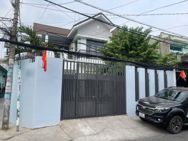 Bình Tân ! CHO THUÊ MB 10m x 14m , Trầng trệt Nhà Villa , MT đường khu kinh doanh sầm uất, thuê 25