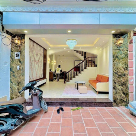 Bán nhà trương định 4 tầng long lanh ở ngay 2 thoáng hoàng mai
