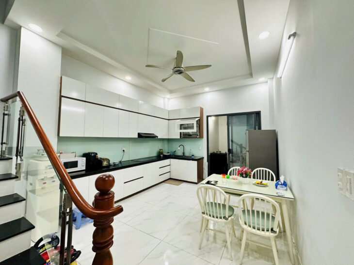 BÁN GẤP NHÀ PHỐ 5 TẦNG – THANG MÁY NHẬT – 6PN – KHU PHÂN LÔ – ĐƯỜNG 12M – GIÁ CHỈ 5 TỶ 5