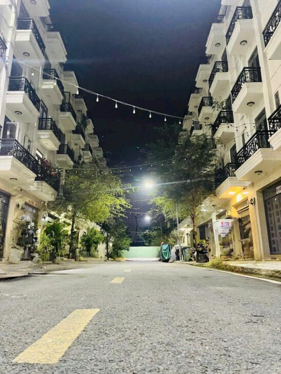 BÁN GẤP NHÀ PHỐ 5 TẦNG – THANG MÁY NHẬT – 6PN – KHU PHÂN LÔ – ĐƯỜNG 12M – GIÁ CHỈ 5 TỶ 5