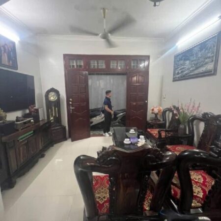 ????????????BÁN NHÀ DÂN XÂY PHỐ HOÀNG CẦU, GẦN Ô TÔ, 5 TẦNG 45/50M2 GIÁ CHỈ 10,7 TỶ