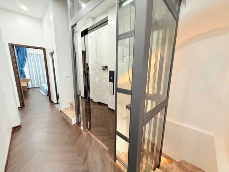 bán nhà Hoàng Mai 65m ô tô đỗ cửa, thang máy, sát mặt phố