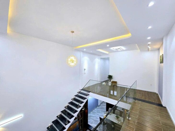 NHÀ HIẾM GẦN AEON MALL, 5 TẦNG, FULL NỘI THẤT, CHỈ 5.44 TỶ