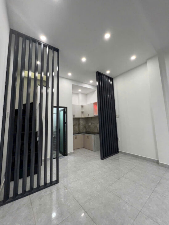 3.58 tỷ bán nhà 3 tầng ngay chợ Gò Vấp Nguyễn Thái Sơn- DTSD 60m2- 2PN 3WC