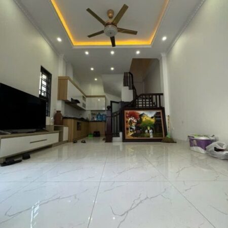 BÁN NHÀ NGỌC LÂM 40M2* 5 TẦNG* 7.9 TỶ, LÔ GÓC, Ô TÔ ĐỖ CỬA. BÁN NHÀ NGỌC LÂM 40M2* 5 TẦNG* 7.9 TỶ, LÔ GÓC, Ô TÔ ĐỖ CỬA.