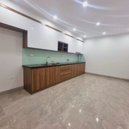 ????????????BÁN NHÀ DÂN XÂY HIỆN ĐẠI,PHỐ THÁI THỊNH, NHÀ 5 TẦNG 2 THOÁNG Ô TÔ LÙI CỬA