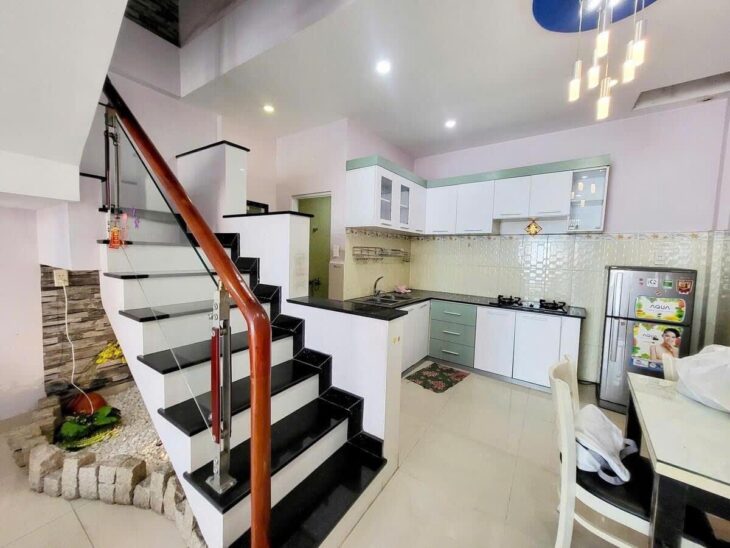 TÂN BÌNH GIÁP Q10,Q11 – 40M2 – 2 TẦNG – MỚI Ở NGAY – 1 CĂN RA Ô TÔ – CHỈ NHỈNH 5 TỶ