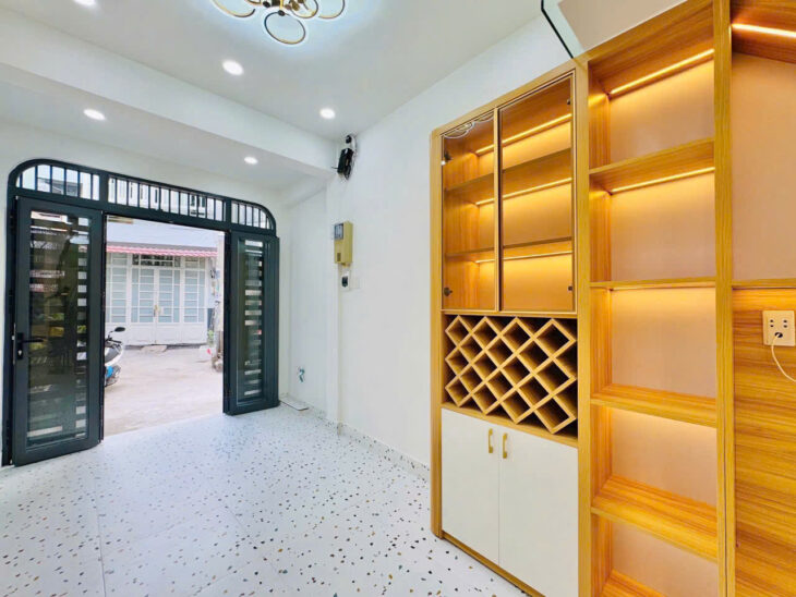 4.75 tỳ- 44m2- bán nhà 2 tầng mới full NT- 4PN ngay ngã 5 Bình Hòa- Nơ Trang Long