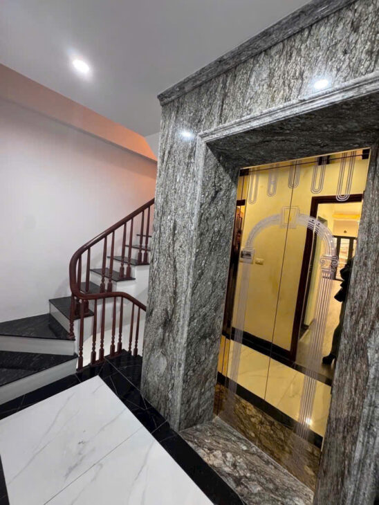 Bán nhà mặt phố lĩnh nam 5 tầng thang máy long lanh kinh doanh ngày đêm hoàng mai
