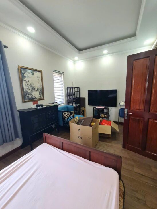 Nhà bán Khang Điền Melosa, DT 80m2, đường rộng 12m, 3 tầng, 4PN, nội thất đẹp, giá 8.8 tỷ TL