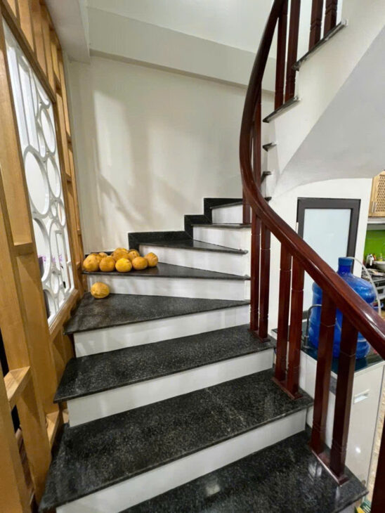 Bán nhà nguyễn đức cảnh 5 tầng dân xây ở ngay gần phố hoàng mai