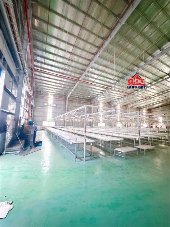 XT009 xưởng đẹp nền sơn mới, bàn giao xưởng liền, kết cấu kiên cố. an toàn SX lâu dài