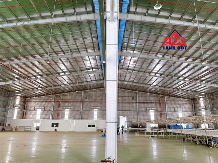 XT009 xưởng đẹp nền sơn mới, bàn giao xưởng liền, kết cấu kiên cố. an toàn SX lâu dài