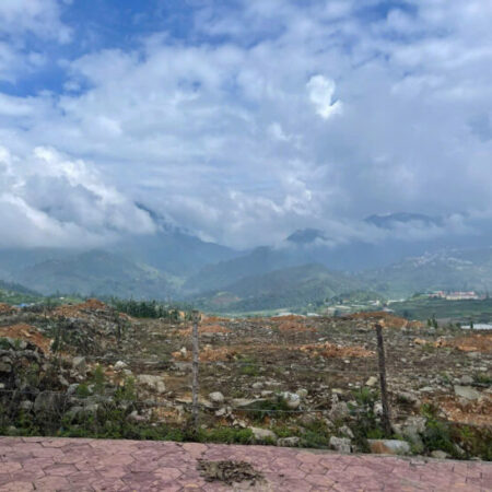 Đất nền tái định cư tại Sapa cần bán gấp, vị trí đẹp, view thung lũng, giá tốt để đầu tư.