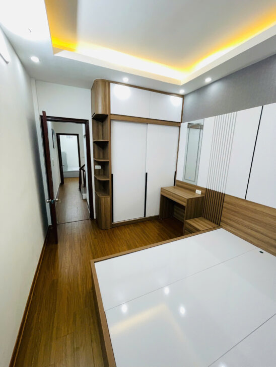 Bán nhà Tam Trinh, 36m2, nhỉnh 5 tỷ, 4 ngủ, ngõ nông vài bước ra ô tô, full đồ ở luôn.