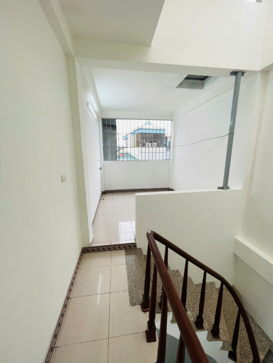 Bán nhà Tam Trinh, 36m2, nhỉnh 5 tỷ, 4 ngủ, ngõ nông vài bước ra ô tô, full đồ ở luôn.