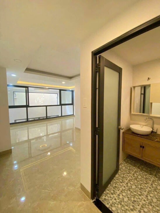 6.9 tỷ- bán nhà hẻm 220 Hoàng Hoa Thám- chợ Cây Quéo- 5 tầng- 4.5mx10m- 5PN