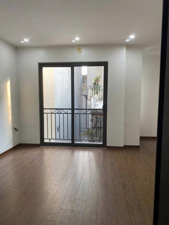 BÁN NHÀ MỚI ĐẸP PHỐ HUỲNH TẤN PHÁT-LONG BIÊN, 33M2,5 TẦNG,MẶT T IỀN 3.5M, 5.95 TỶ.