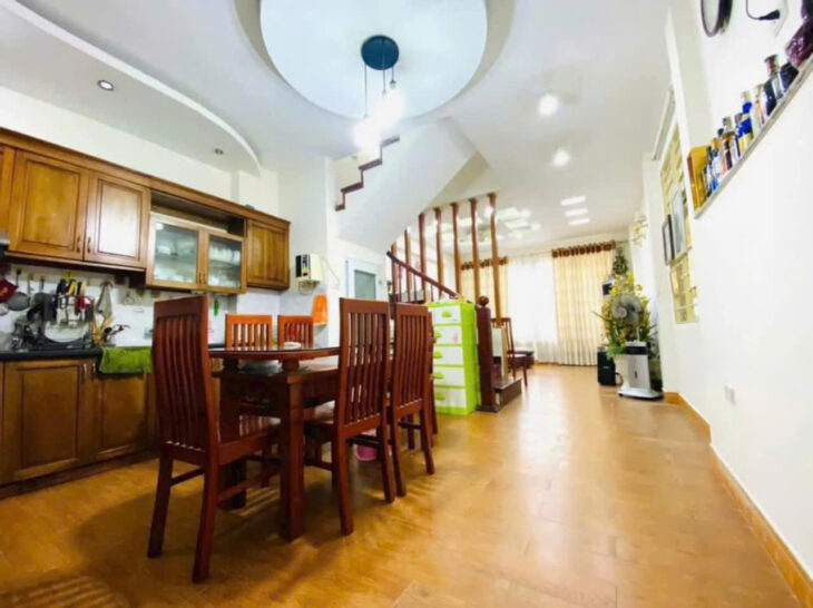 Bán Nhà 6 tầng đẹp x Gara Ôtô tại 240 Khương Trung, Thanh Xuân