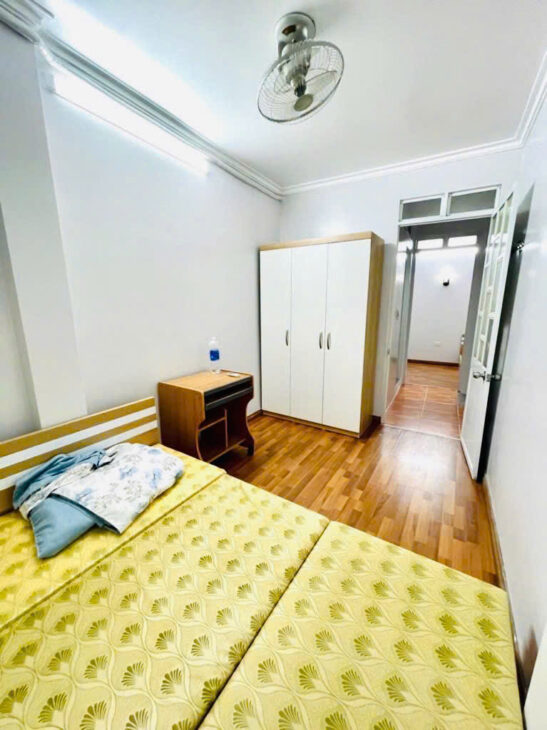 Nhỉnh 4.5 Tỷ, Mặt Phân Lô, Ô Tô Tránh, Kinh Doanh, 5 tầng full công năng, Phân Lô Tân Mai-Đền lừ.