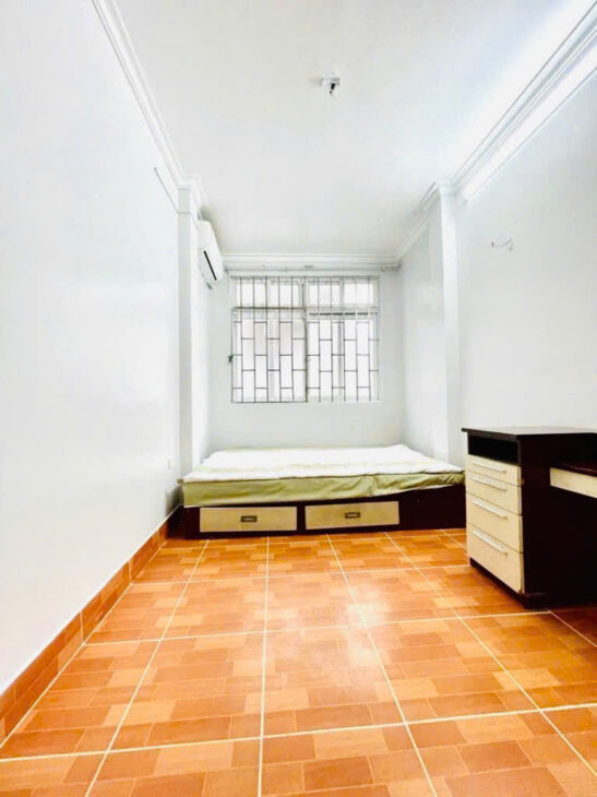 Nhỉnh 4.5 Tỷ, Mặt Phân Lô, Ô Tô Tránh, Kinh Doanh, 5 tầng full công năng, Phân Lô Tân Mai-Đền lừ.