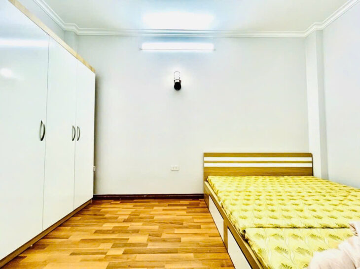 Nhỉnh 4.5 Tỷ, Mặt Phân Lô, Ô Tô Tránh, Kinh Doanh, 5 tầng full công năng, Phân Lô Tân Mai-Đền lừ.