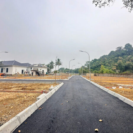 Chính chủ có lô đất đẹp cần bán tại thị trấn Ba Hàng Đồi-Lạc Thủy-Hòa Bình