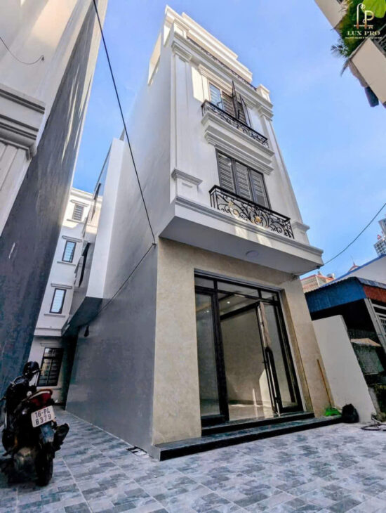 Bán nhà Thiên Lôi, lô góc, mới tinh, ô.tô đỗ tận cửa, Giá 3.97 tỉ, gần Hoàng Huy