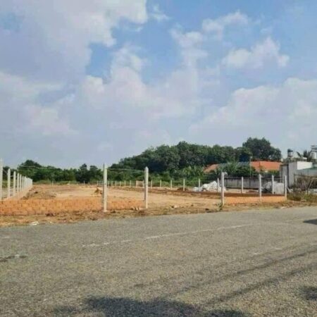 Mặt tiền đường DX 080 Định Hòa, Thủ Dầu Một, Bình Dương.