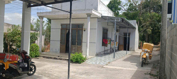 Bàn nhà hẻm Lê Văn Tám, Tân An, thị xã LaGi giá ngộp 1 tỷ Bàn nhà hẻm Lê Văn Tám, Tân An, thị xã LaGi giá ngộp 1 tỷ